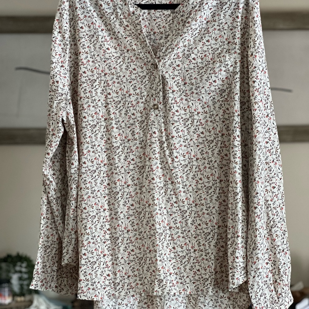 Elegant Floral V-Neck Blouse